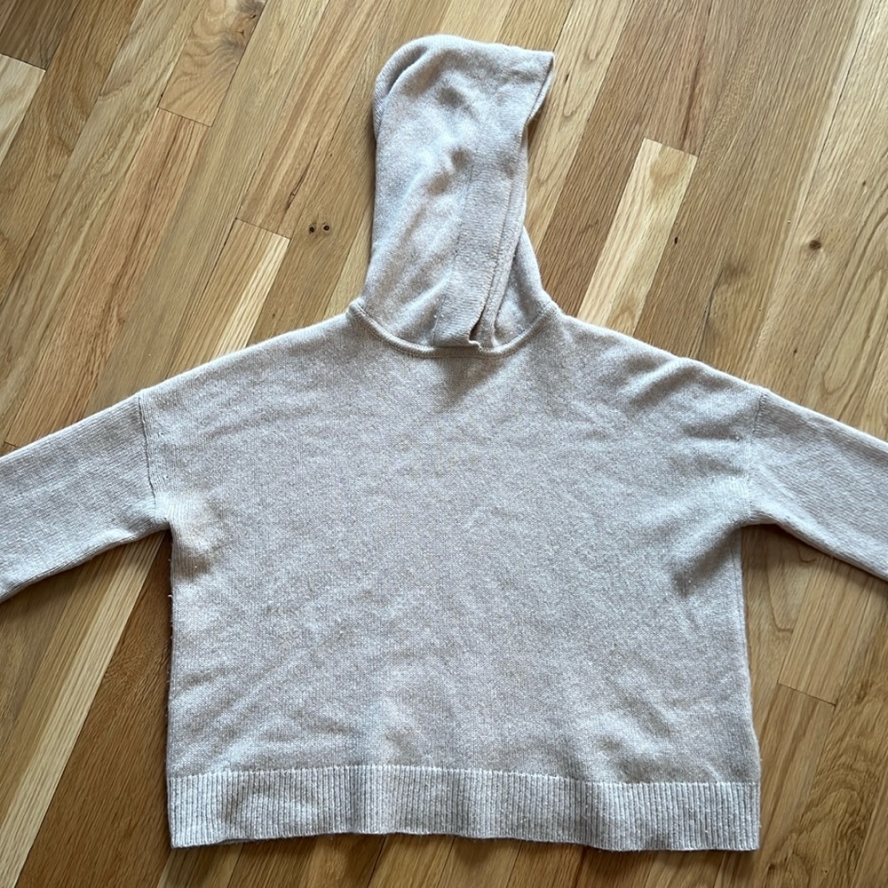 Theory cashmere hoodie size P (XS). Excellent condition.